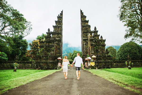 巴厘島旅游7天6晚跟團(tuán)游報(bào)價（天空之門+大秋千/2晚溫德姆海邊酒店/2個店）